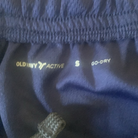 Old Navy active shorts - Picture 2 of 5